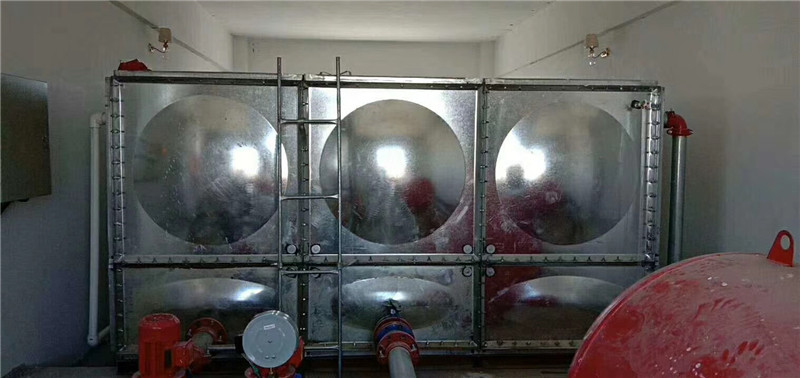 不鏽鋼水箱是否需要（yào）安裝支架？